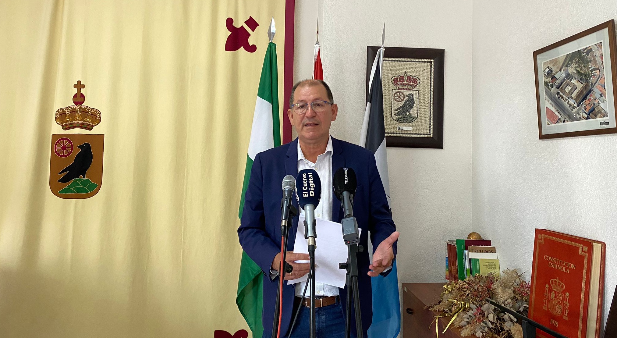 alcalde-anuncia casa hermandad