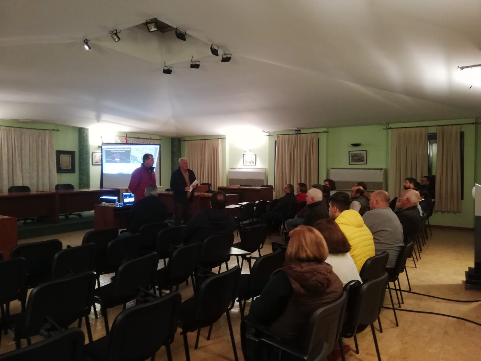 reunión vecinos huerto juncal