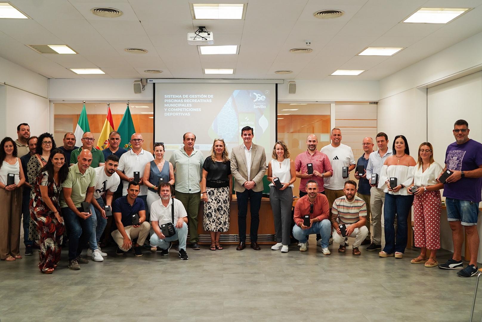 07-150725-Foto-ENTREGA-PDA-GESTION-ACCESO-PISCINAS-MUNICIPALES.jpg_683715583